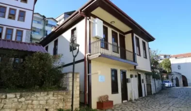 Ordu’da Cam Sanatı Kursu İlgiyi Üzerine Topluyor