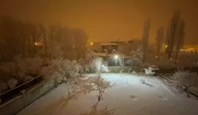 Van’da Eğitime Yoğun Kar Sebebiyle Ara Verildi