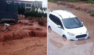 Bir şehrimizi sel vurdu! Araçlar mahsur kaldı, seferler durduruldu