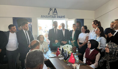 Etimesgut’ta Siyasi Değişim: 200 Üye Anahtar Parti’ye Geçti